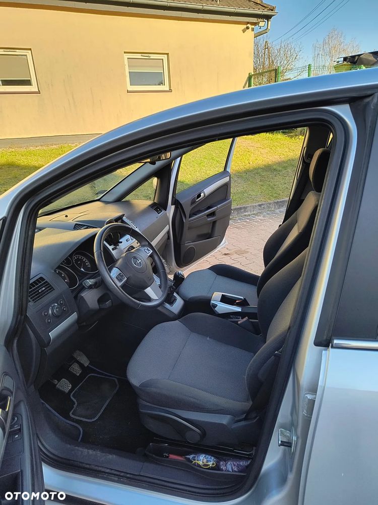 Opel Zafira 1.9 CDTI Enjoy - 10