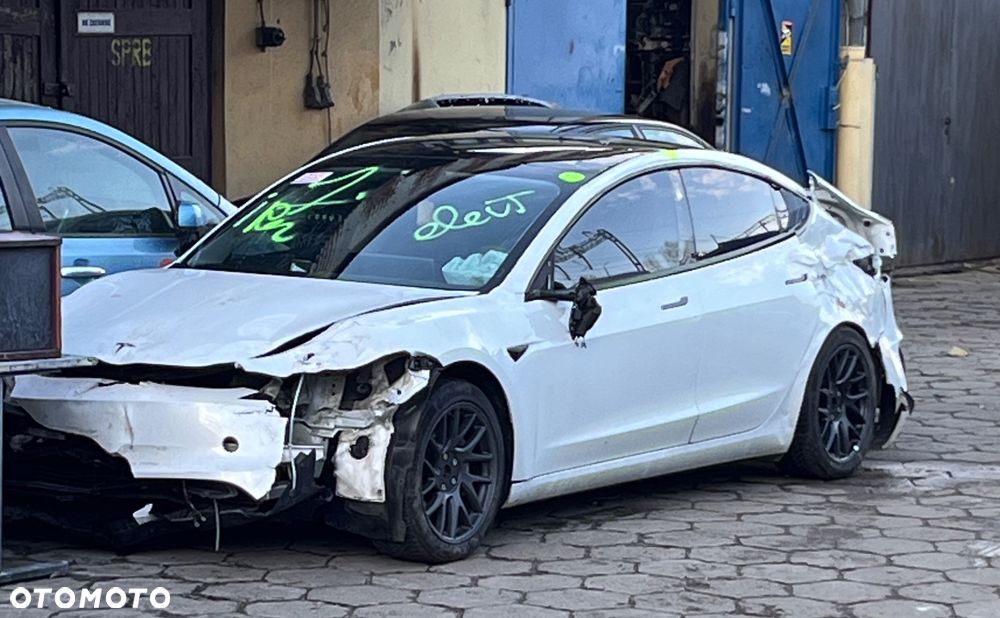 Tesla Model 3 Langstreckenbatterie Allradantrieb Dual Motor Performance - 1