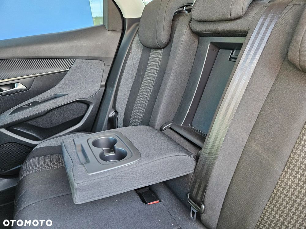 Peugeot 3008 1.5 BlueHDi Allure S&S EAT8 - 11