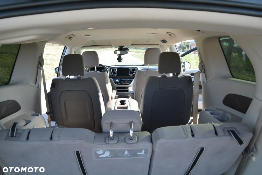 Chrysler Pacifica - 22