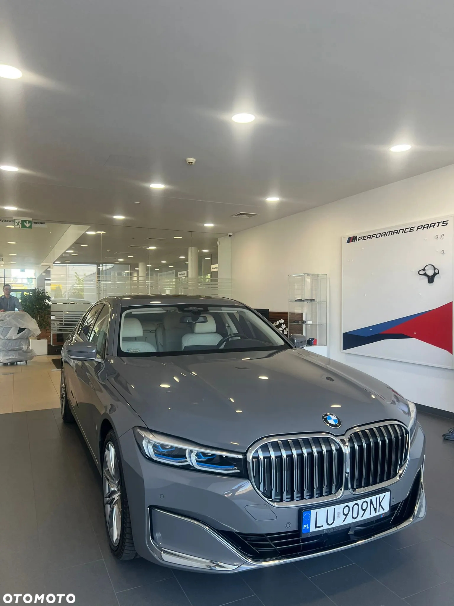 BMW Seria 7 750i xDrive - 2