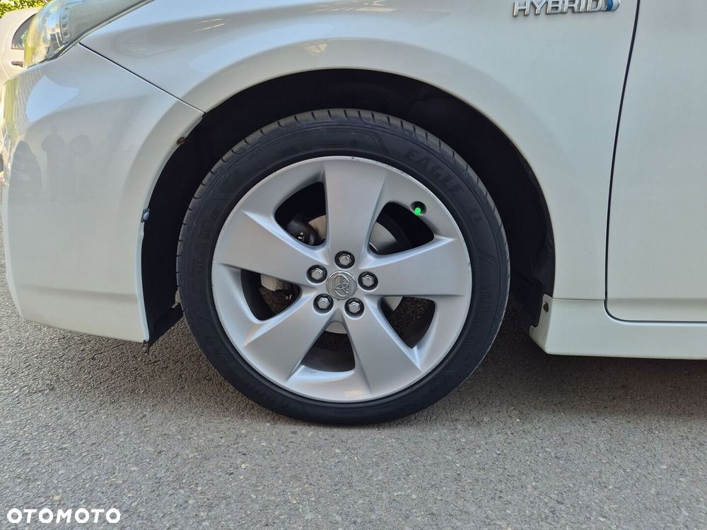 Toyota Prius 1.8 HSD Sol - 13