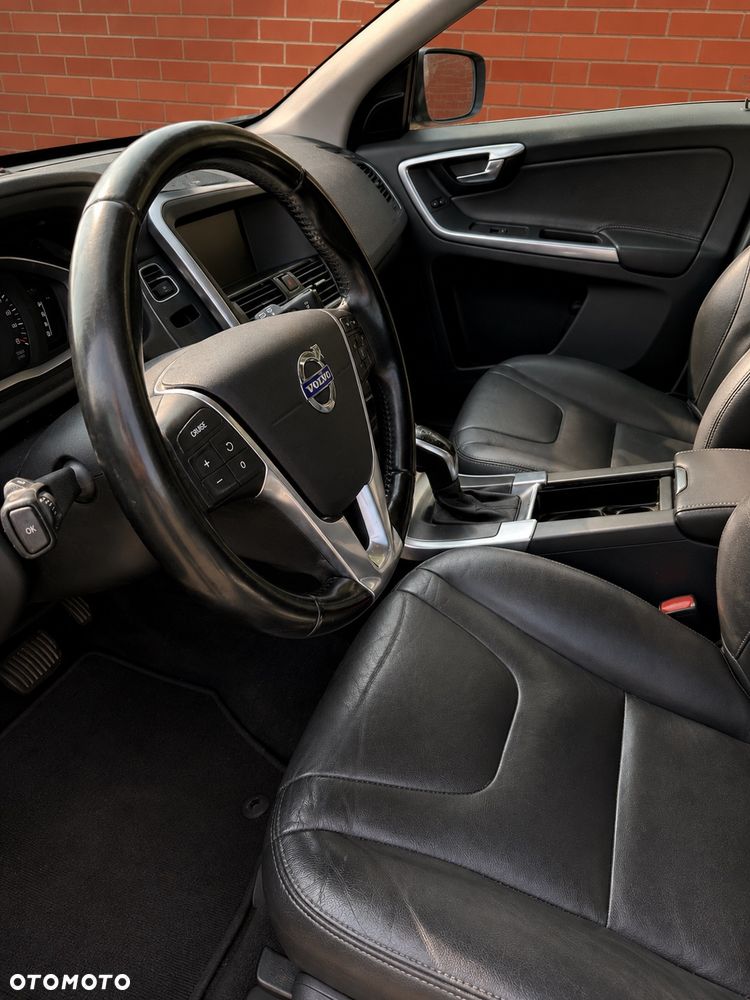 Volvo XC 60 D4 Geartronic Momentum - 9