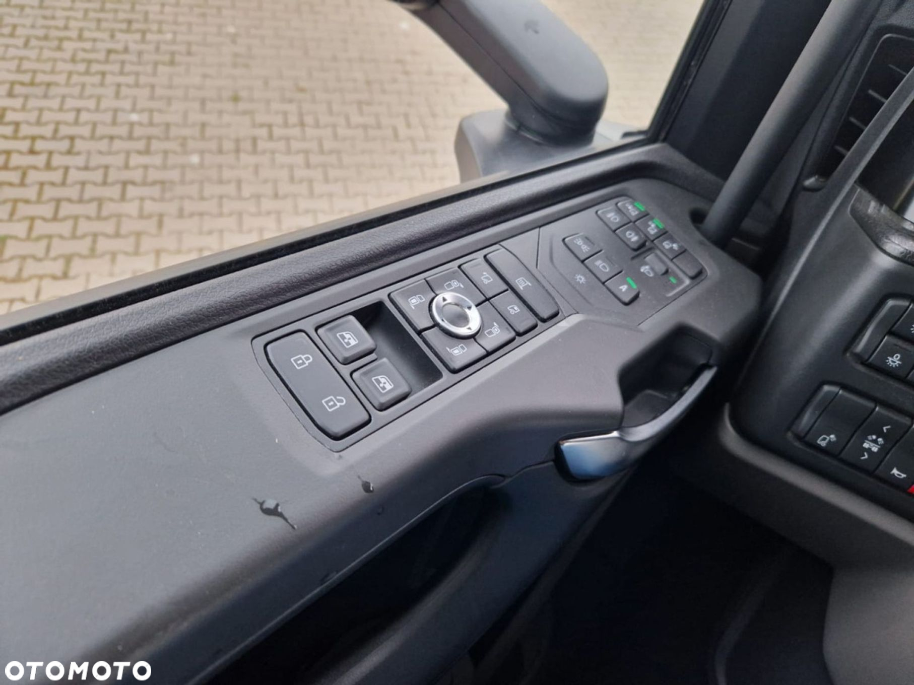 Scania Bogata Wersja, Alu, Metalik, 4 Poduszki / Dealer S - 9