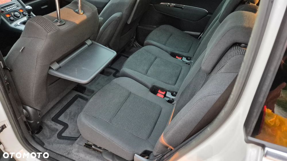 Peugeot 5008 HDI FAP 150 Allure - 24