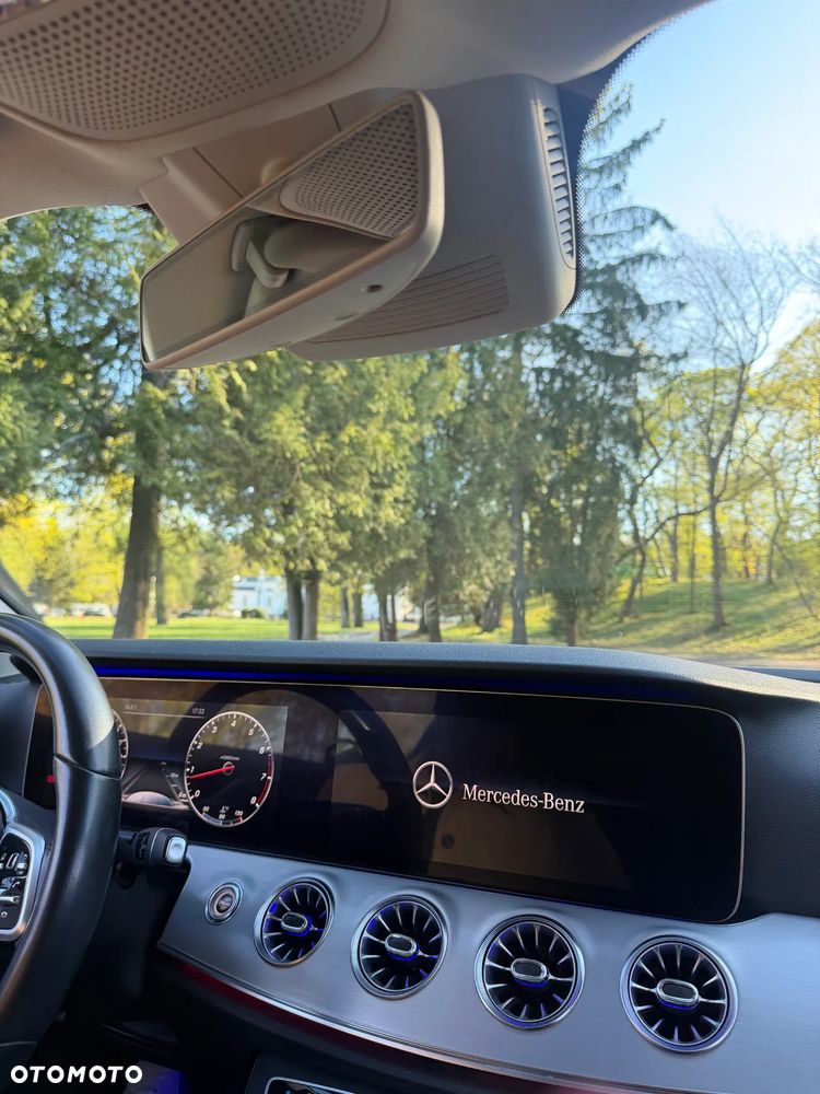 Mercedes-Benz Klasa E 200 4-Matic 9G-TRONIC - 17