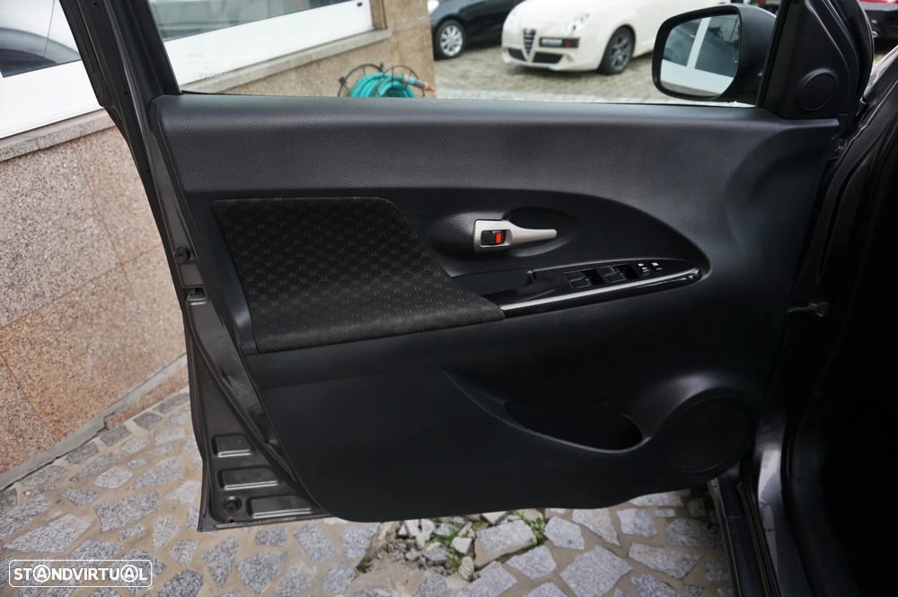 Toyota Urban Cruiser 1.4 D-4D High Pack - 10