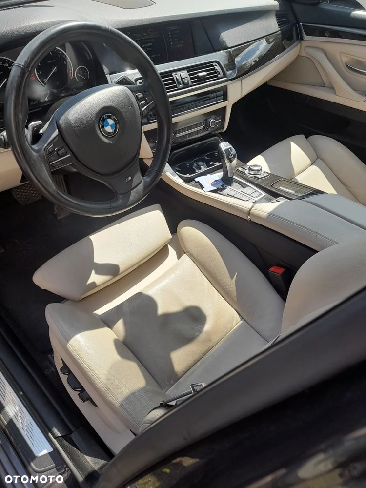 BMW Seria 5 535i xDrive - 12