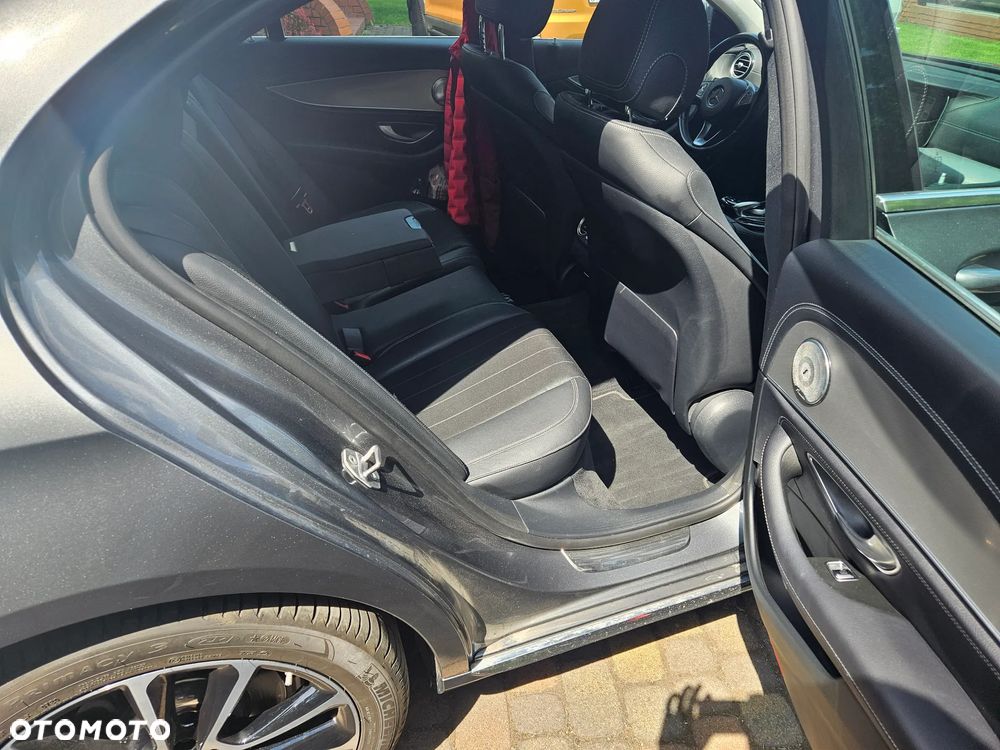 Mercedes-Benz Klasa E 200 9G-TRONIC - 9