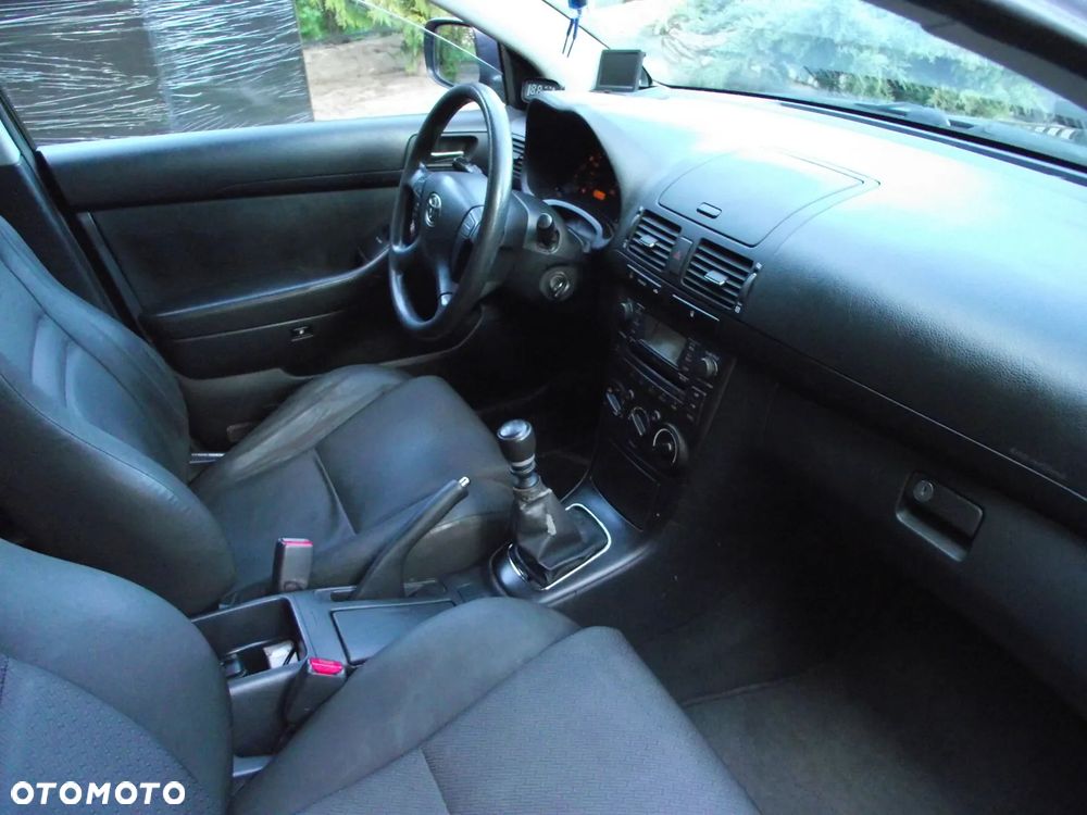 Toyota Avensis 2.0 D-4D Edition - 30