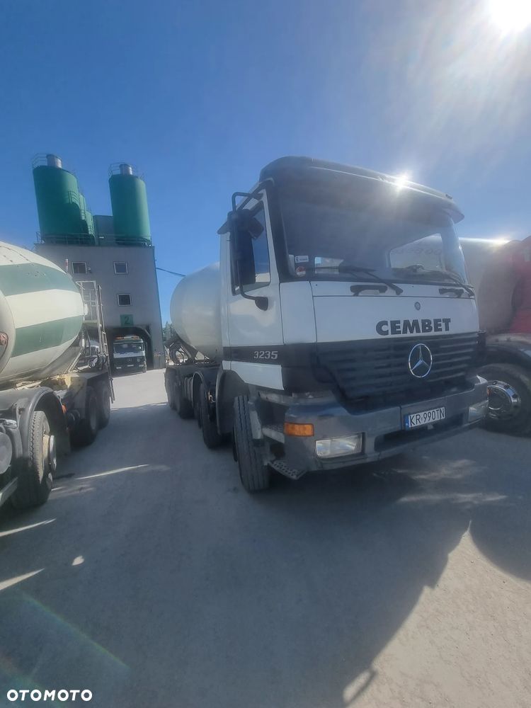 Mercedes-Benz ACTROS - 3