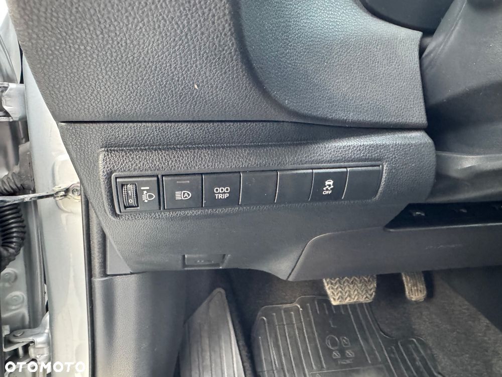 Toyota Corolla 1.8 Hybrid Comfort - 17