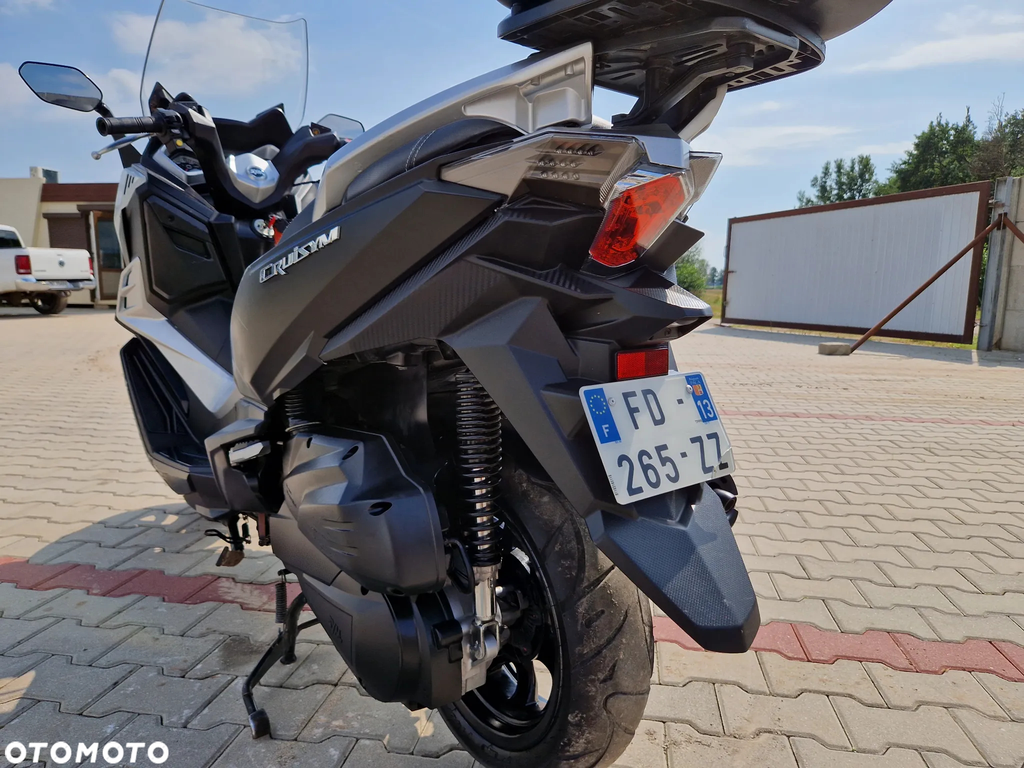 SYM CRUiSYM - 25