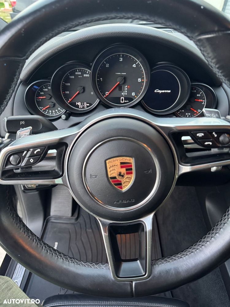 Porsche Cayenne 3.0 L - 11