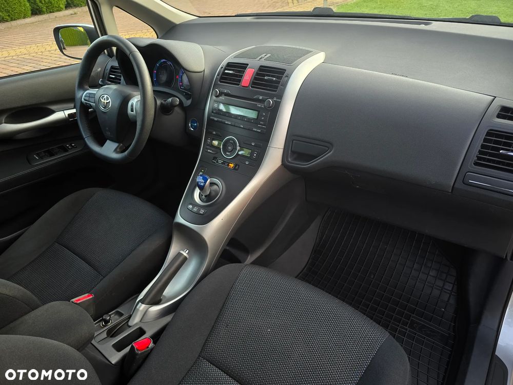 Toyota Auris 1.8 HSD Sol - 14