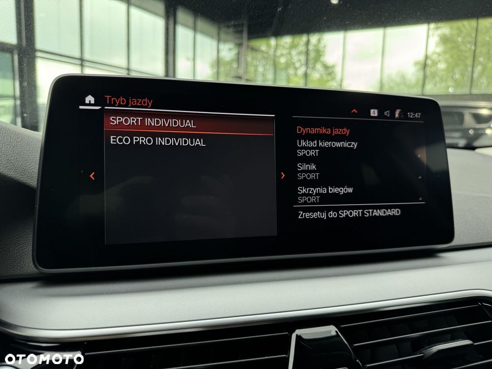 BMW Seria 5 520i mHEV - 34