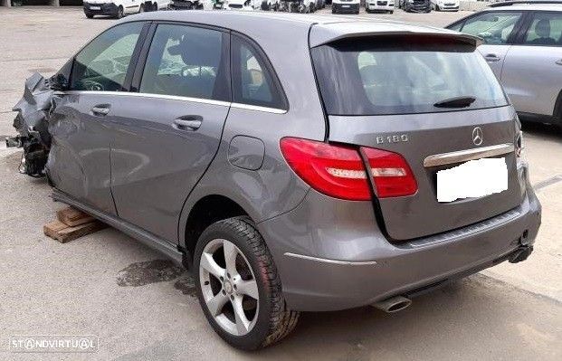 Peças Mercedes-Benz B180i (W246) 2013 - 1