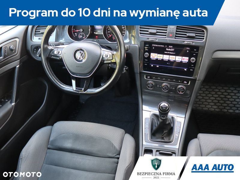 Volkswagen Golf - 8
