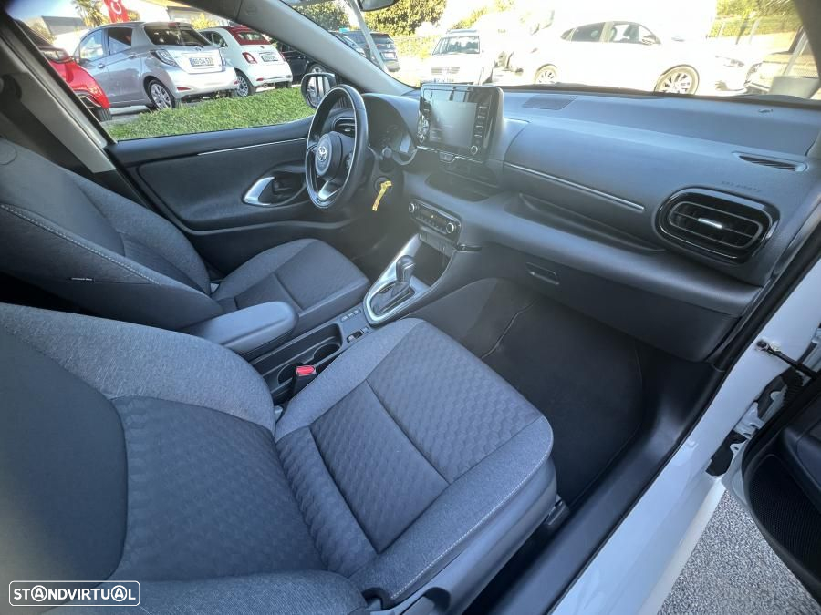 Toyota Yaris 1.5 HDF Comfort Plus - 23