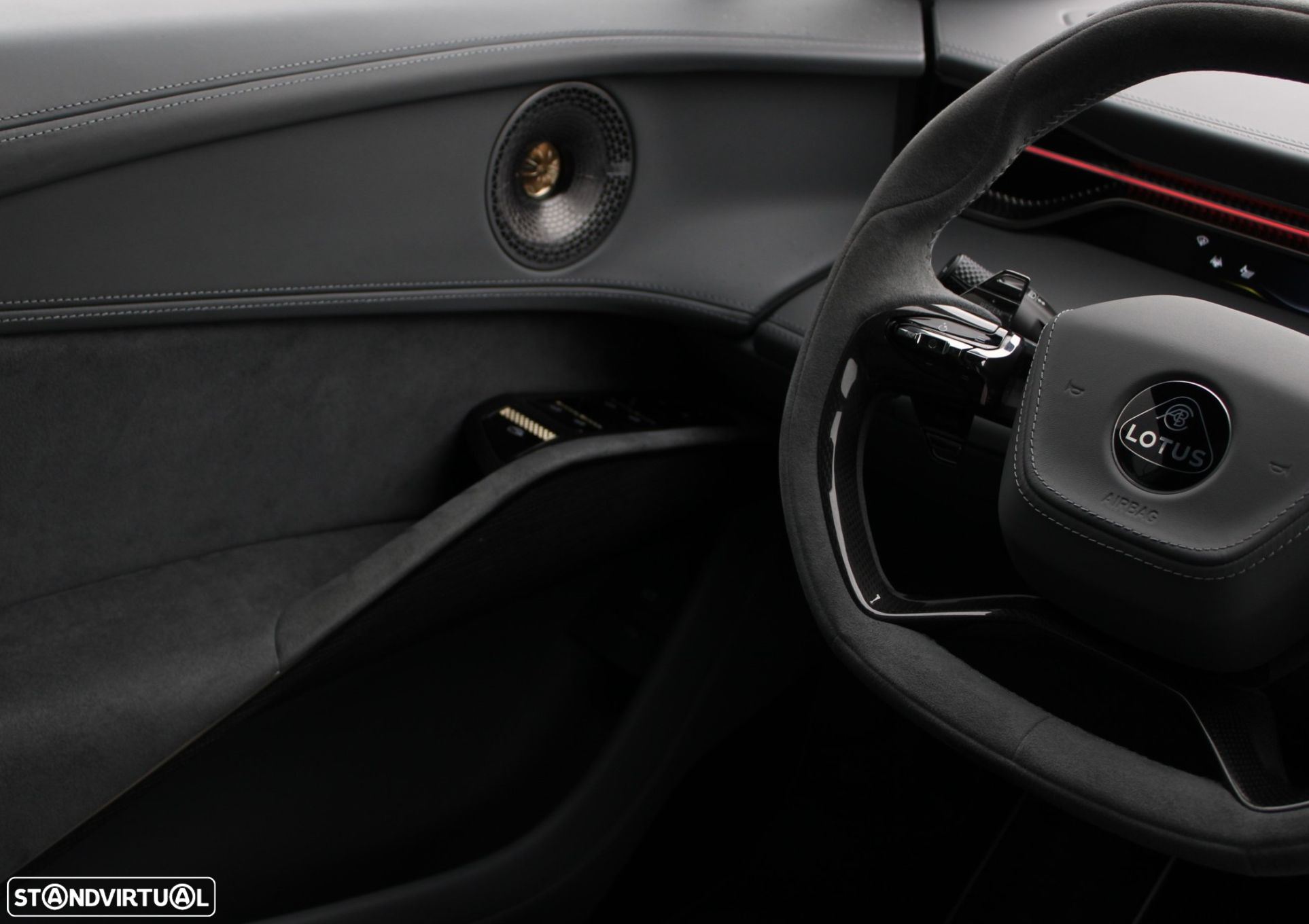 Lotus Eletre - 36