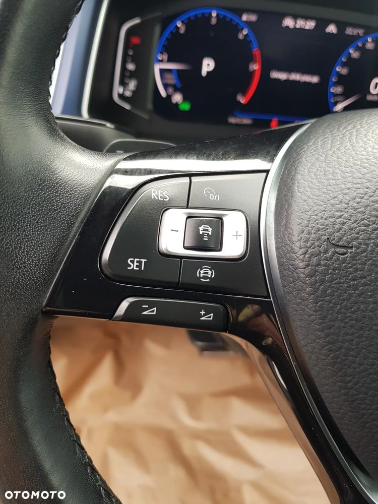 Volkswagen T-Roc 2.0 TDI SCR DSG UNITED - 24