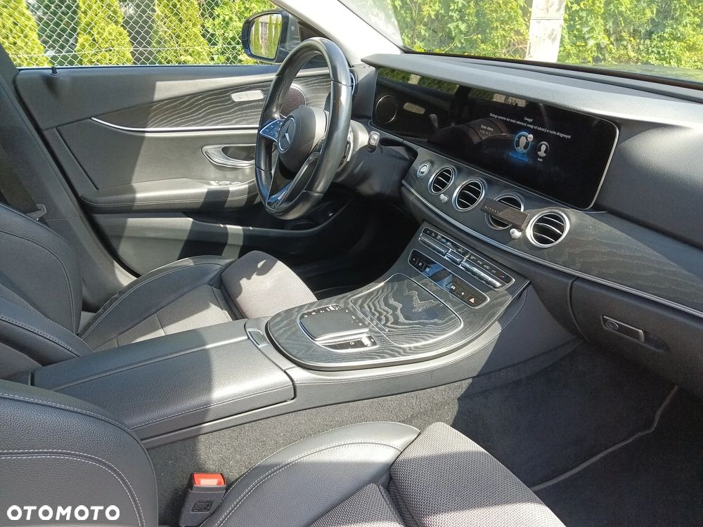 Mercedes-Benz Klasa E 220 d - 30