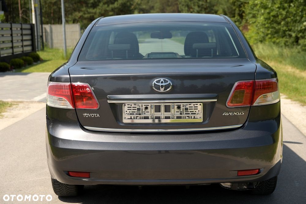 Toyota Avensis 1.8 Executive - 31