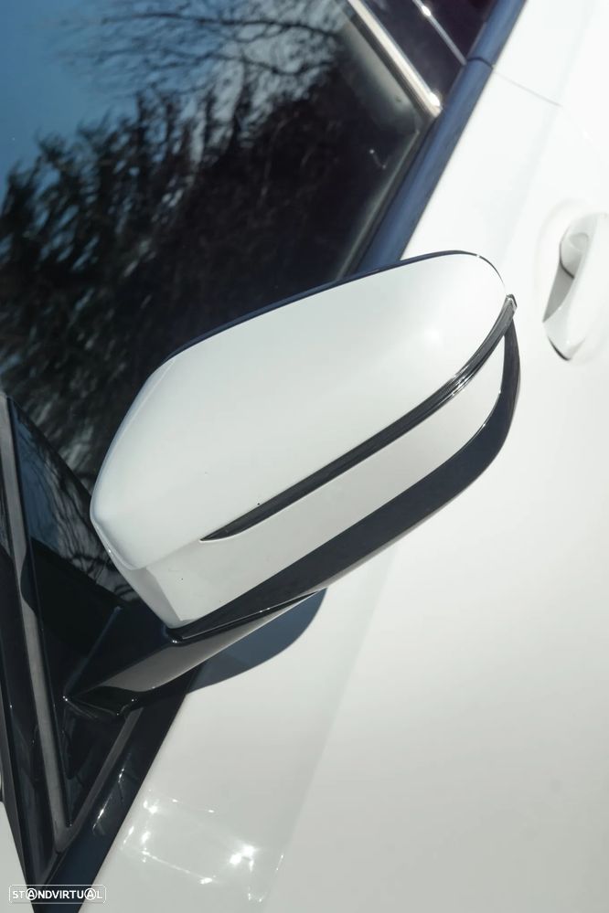 BMW 330 e Aut. M Sport - 16