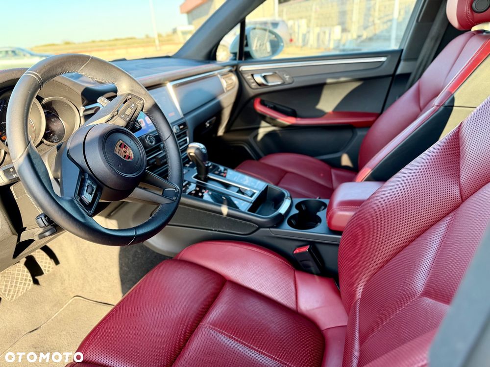 Porsche Macan T - 12