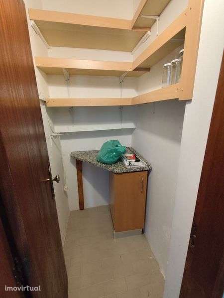 Apartamento T2  com Garagem para Arrendamento Mobilado - Grande imagem: 3/9