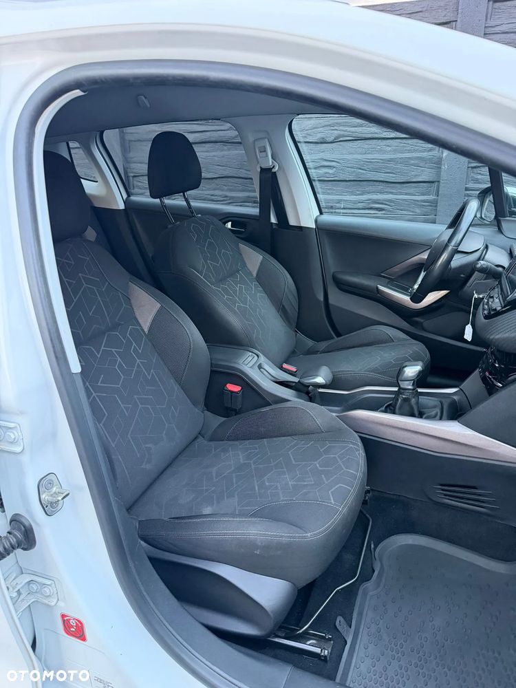 Peugeot 2008 1.6 BlueHDi Style - 10