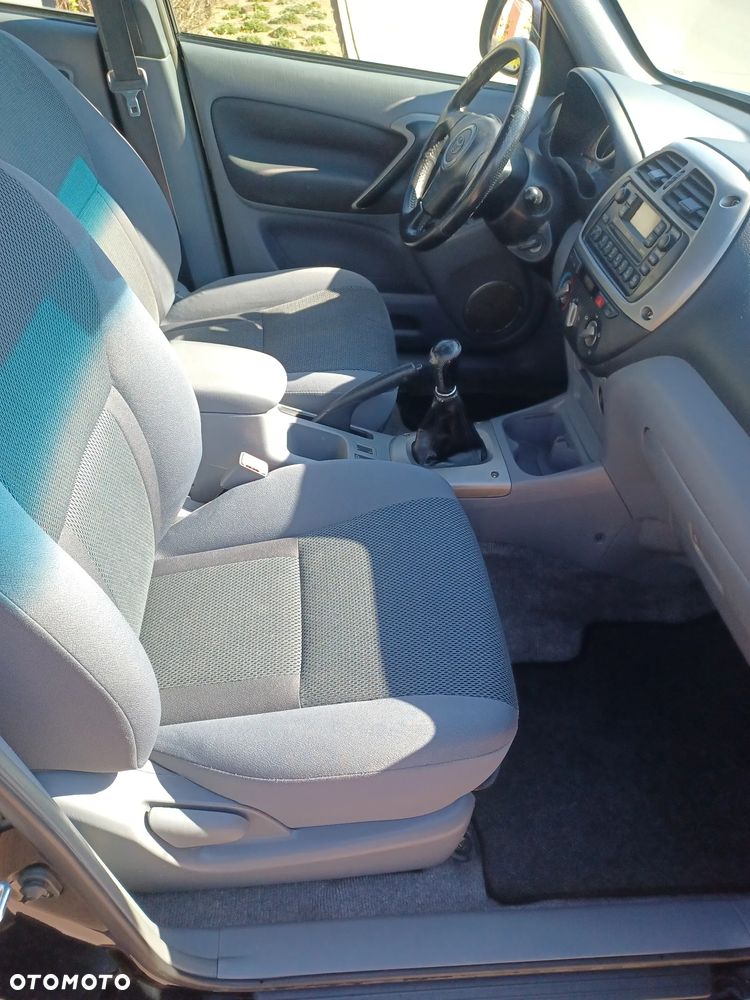 Toyota RAV4 4x4 Edition - 13