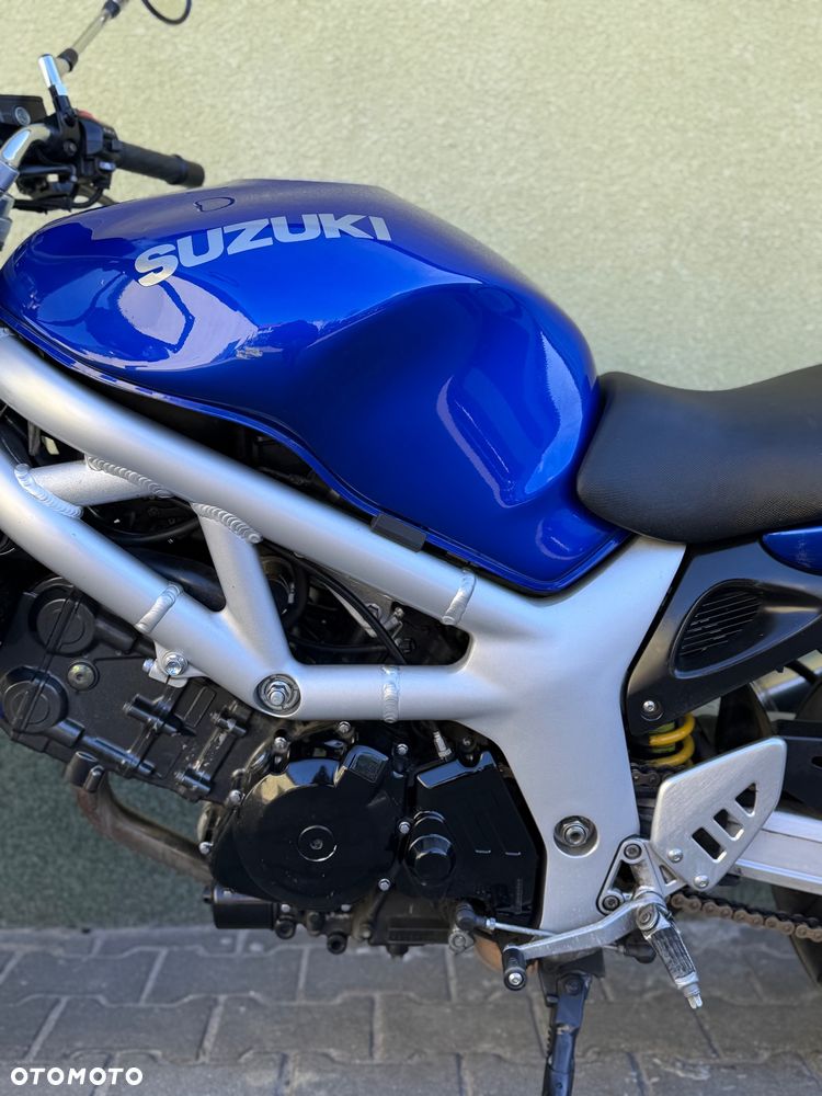 Suzuki SV - 25