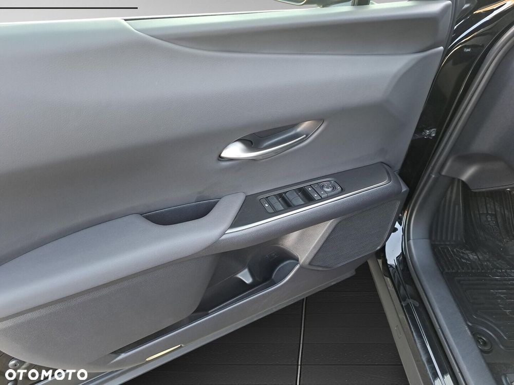 Lexus UX - 19