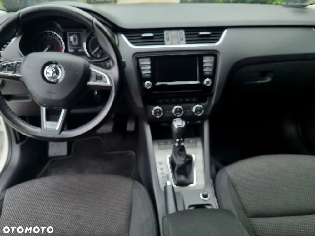 Skoda Octavia Scout 2.0 TDI 4x4 DSG - 10