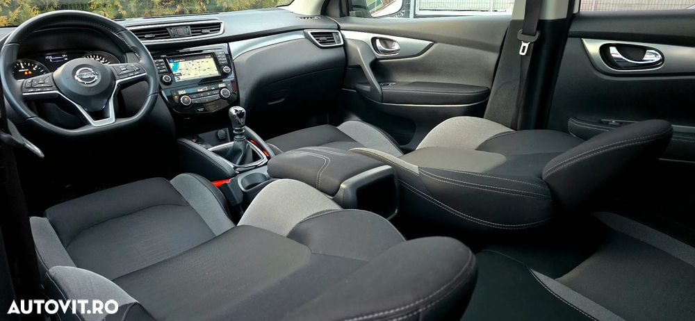 Nissan Qashqai 1.6 DCI ALL-MODE 4x4i N-Connecta - 12