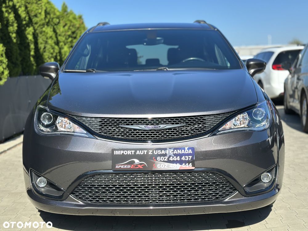 Chrysler Pacifica - 5