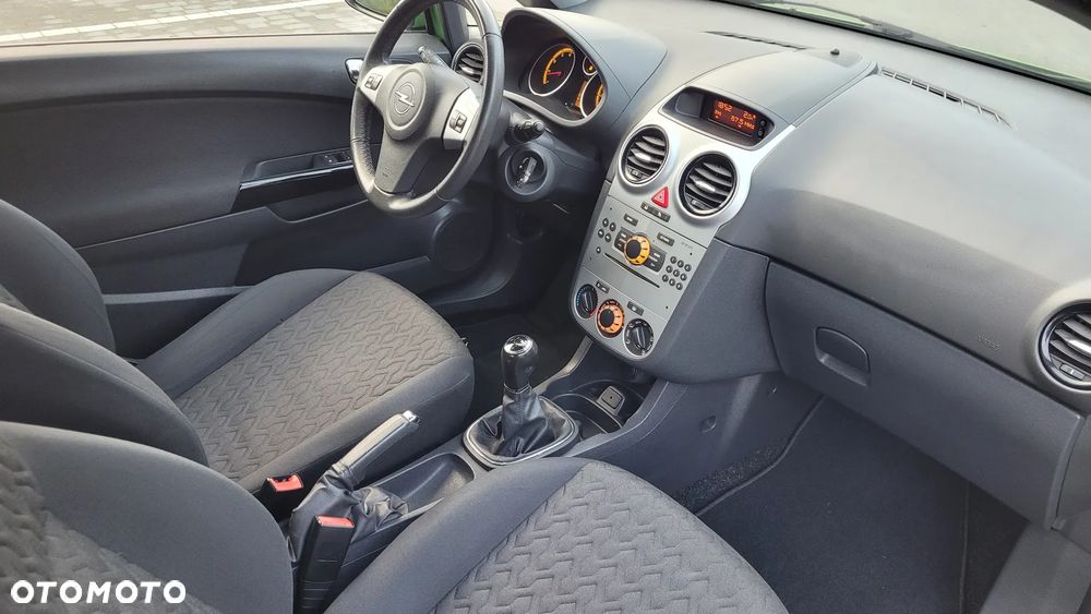Opel Corsa 1.4 16V Active - 15