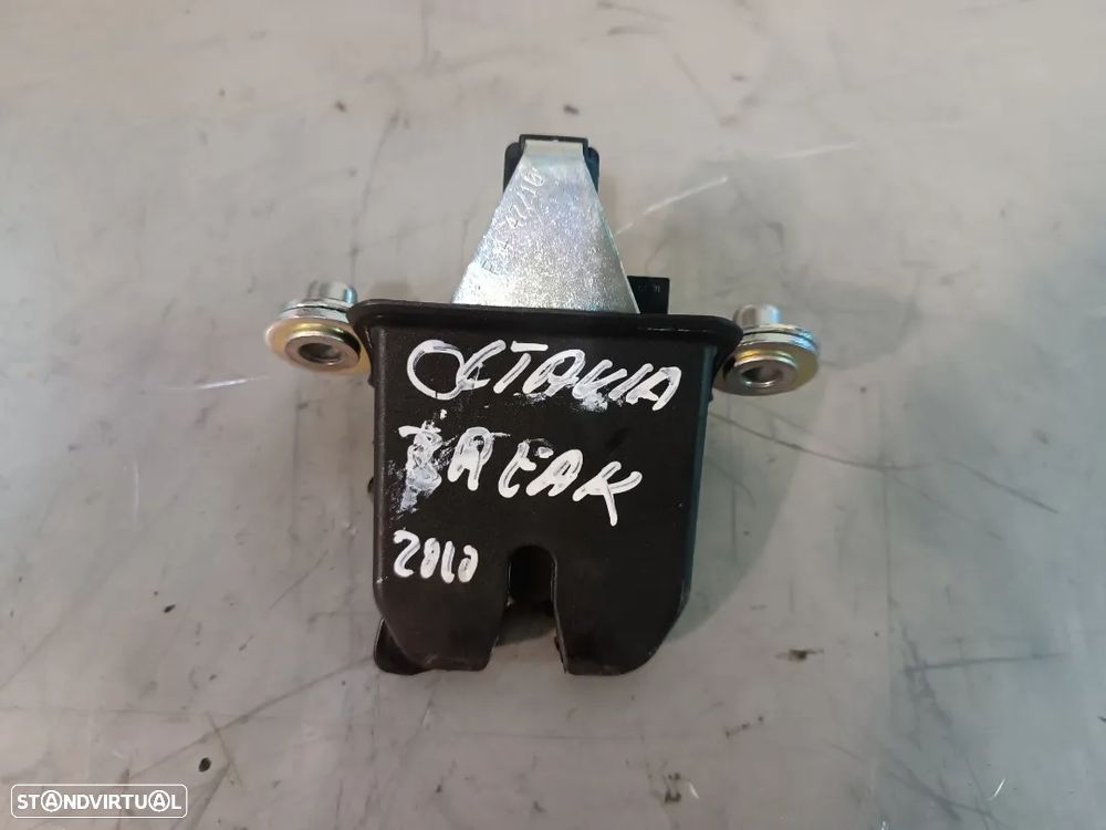 FECHO DA MALA SKODA OCTAVIA II KOMBI 04-12 1Z5827501D - 1