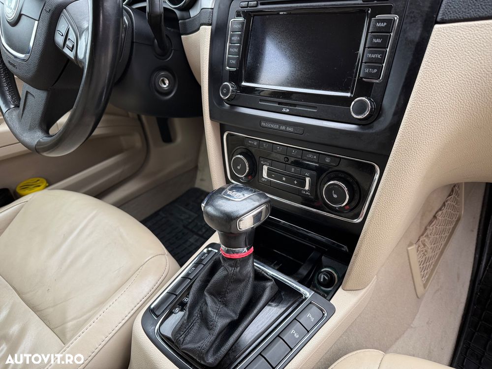 Skoda Superb 2.0 TDI DSG Ambition - 22