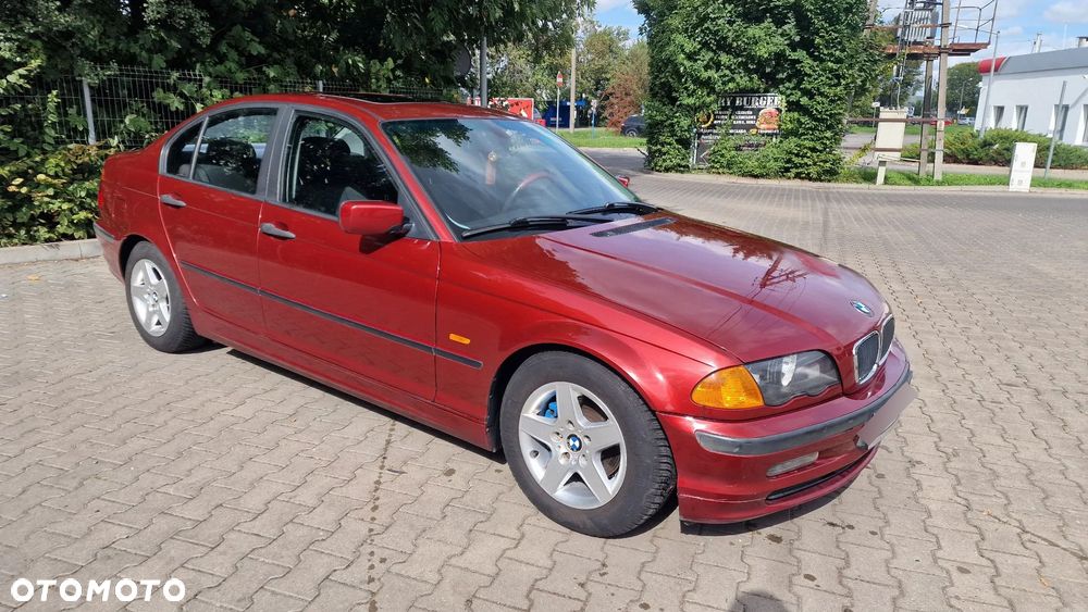 BMW Seria 3 318i - 1