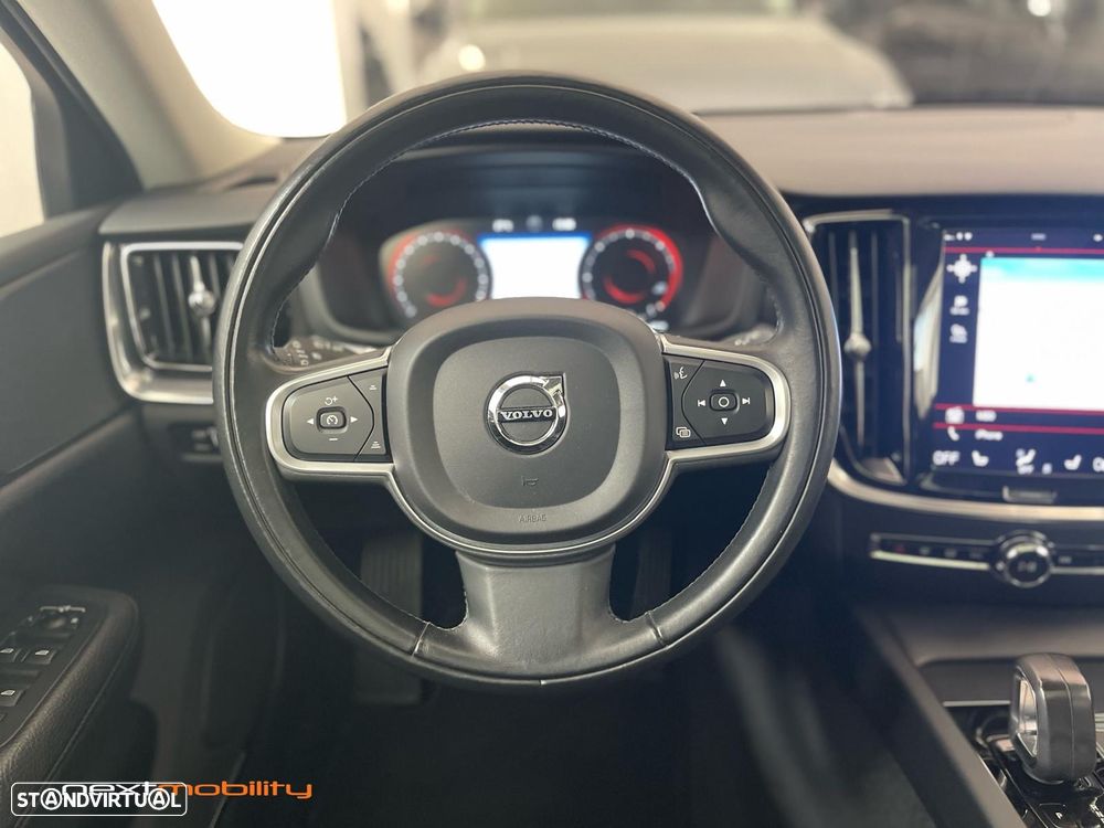 Volvo V60 2.0 B4 Momentum Plus Geartronic - 10