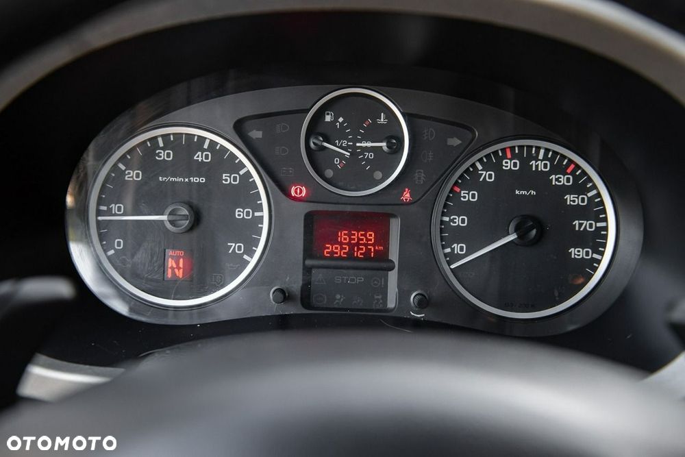 Peugeot Partner e-HDi FAP 92 EGS6 Stop&Start Active - 28