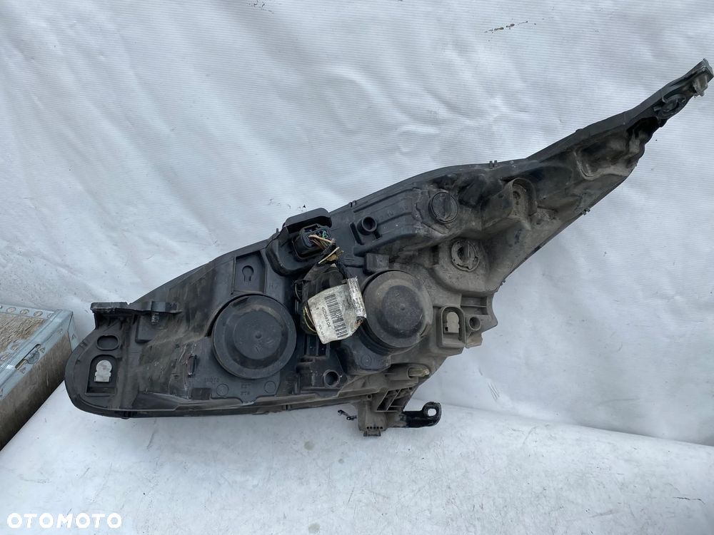 lampa peugeot 208 I prawa eu cała - 3