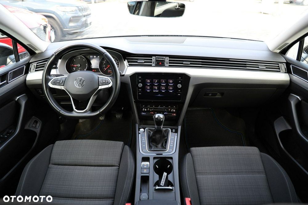 Volkswagen Passat - 24