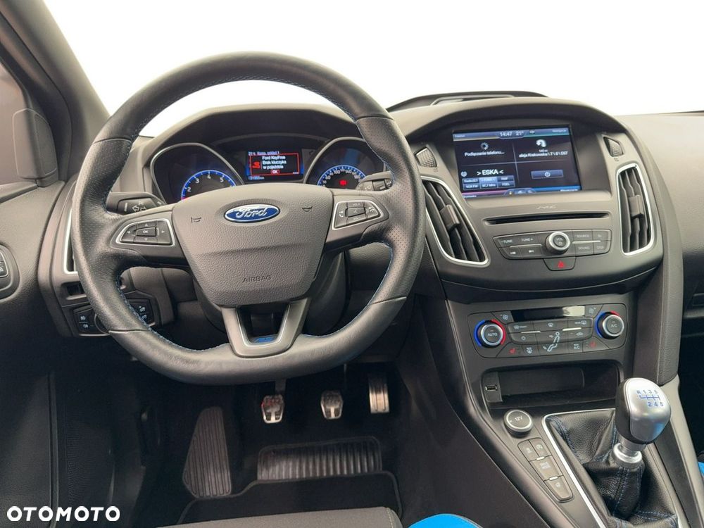 Ford Focus - 10