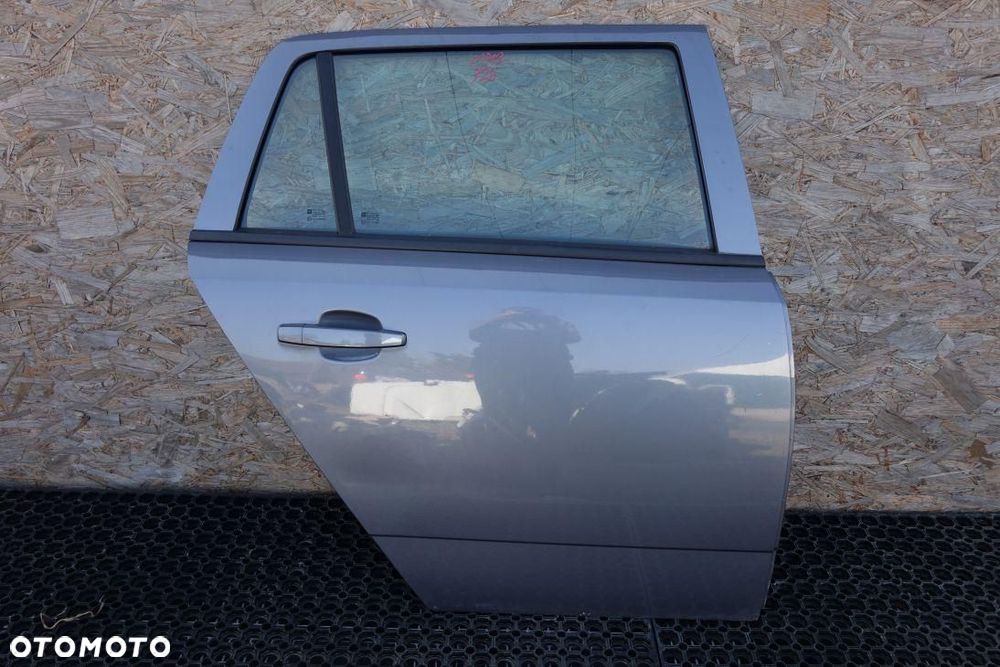 DRZWI TYŁ PRAWE TYLNE KOMBI OPEL ASTRA H KOMBI III 23232321 - 1