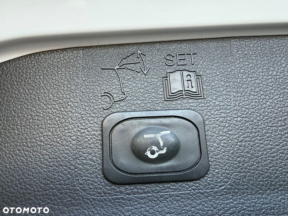 Ford Kuga 1.5 EcoBoost 2x4 Titanium - 32