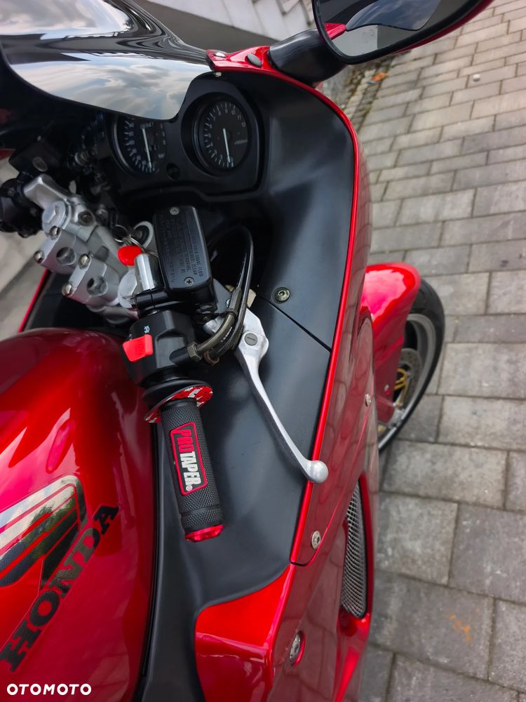 Honda CBR - 25