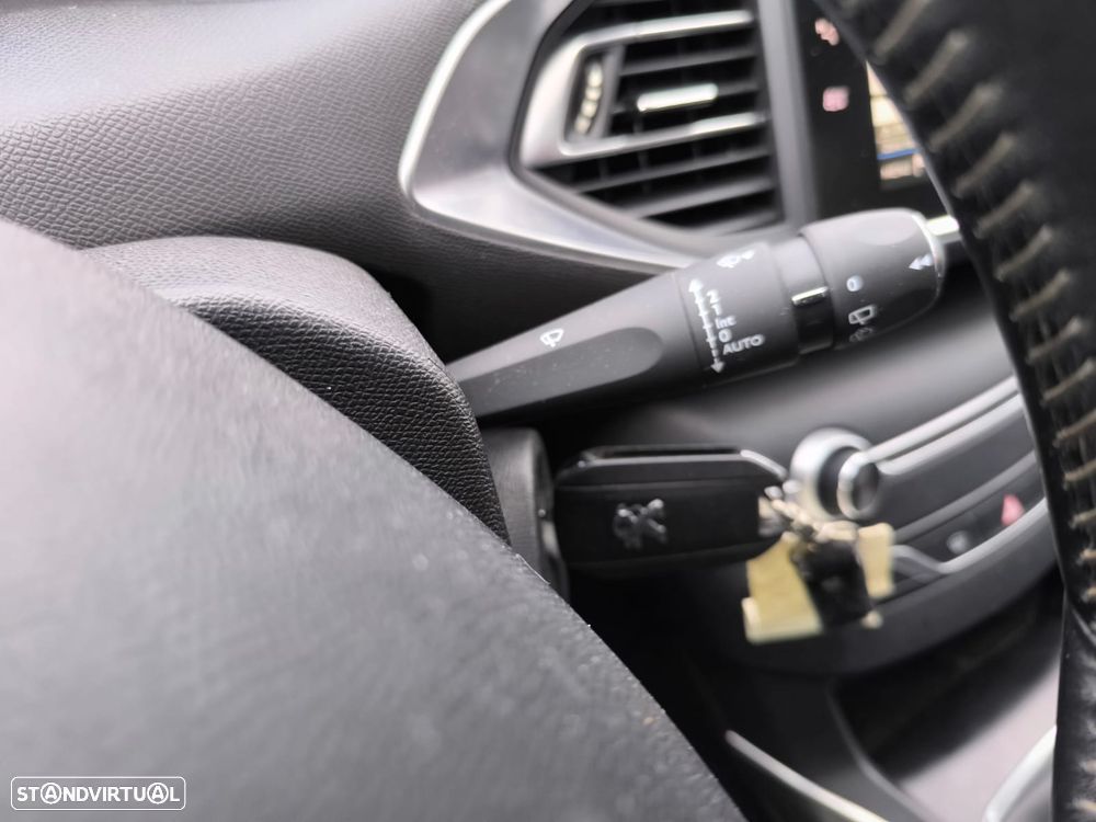 Peugeot 308 PureTech 130 GPF Stop & Start Allure - 38